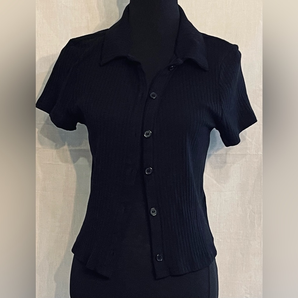 Ribbed Button Up Top NWOT